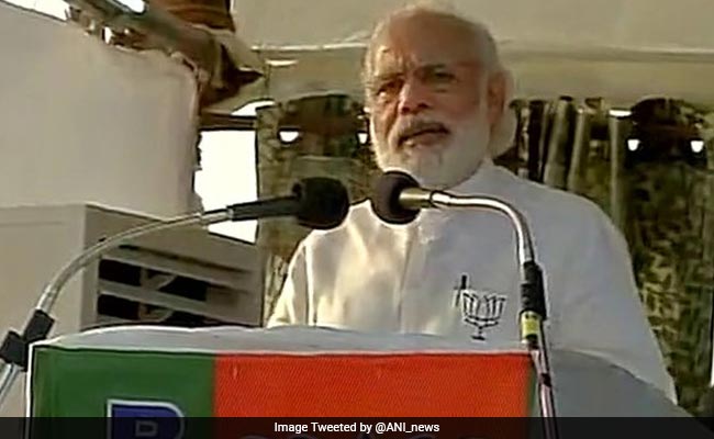 PM Modi Targets Sonia Gandhi, Congress Over Chopper Scandal