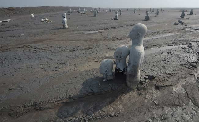 Disaster Tourism: Bitter Lifeline For Mud Volcano Survivors