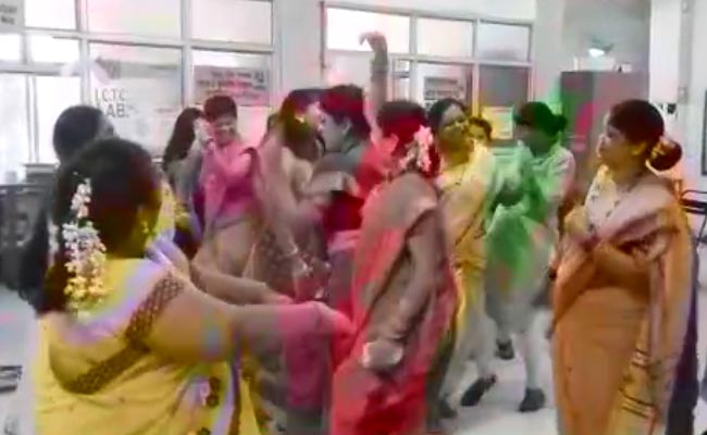 मुंबई का एक अस्पताल बना डांस फ्लोर, कुछ मरीजों को बिना इलाज के भेजा वापस