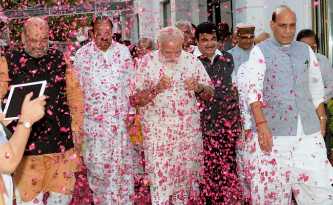 2 साल पूरे : BJP देशभर में लगाएगी कार्यक्रमों की झड़ी, शुरुआत PM मोदी की यूपी में रैली से