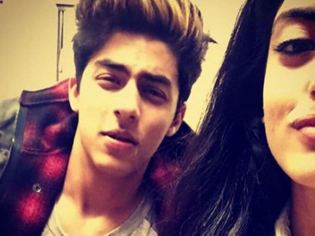 Shah Rukh's Son and Big B's Granddaughter Post a Selfie Together