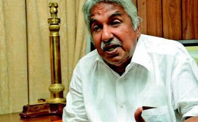 Oommen Chandy Takes Bus Passengers By Surprise As He Turns Out To Be One