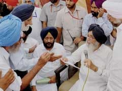 Golden Temple Priest Refuses To Honour Chief Minister Parkash Singh Badal