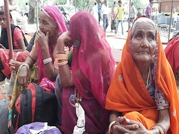 आखिर किस बात से नाराज बुजुर्ग पेंशनधारी पीएम मोदी को लौटा रहे हैं 7-7 रुपये... आखिर किस बात से नाराज बुजुर्ग पेंशनधारी पीएम मोदी को लौटा रहे हैं 7-7 रुपये...