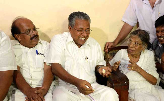 केरल में पी विजयन ने ली मुख्यमंत्री पद की शपथ, हजारों कार्यकर्ता हुए शामिल