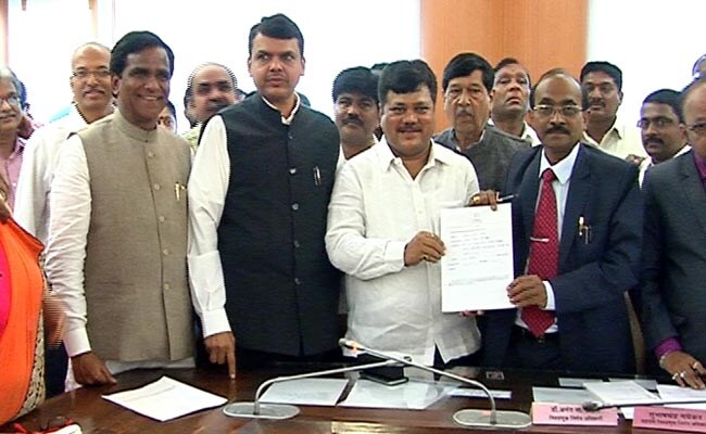 बाहरी और दाग़दार को पार्टी टिकट क्यों? महाराष्ट्र बीजेपी में विधान परिषद उम्मीदवारी पर सवाल बाहरी और दाग़दार को पार्टी टिकट क्यों? महाराष्ट्र बीजेपी में विधान परिषद उम्मीदवारी पर सवाल