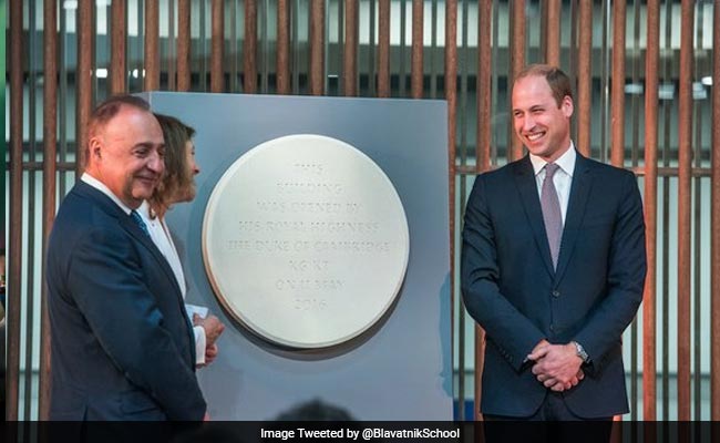 Indian Students Welcome Prince William To Oxford University