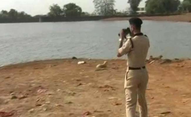 महाराष्ट्र : पानी के लुटेरे! डैम से चुराकर बेच रहे हैं पानी; आरपीएफ जवान तैनात