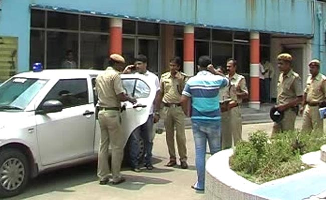 कोलकाता के साल्ट लेक गैंगरेप मामले में सीसीटीवी फुटेज के आधार पर तीन गिरफ्तार