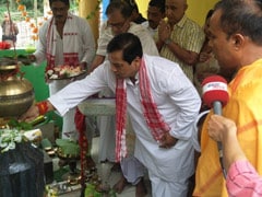 In Assam, BJP's Sonowal Starts Day At Temple, Asks For 'People's Blessings'