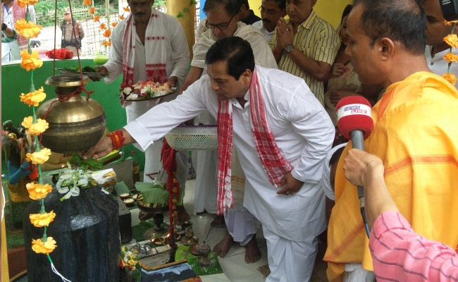 In Assam, BJP's Sonowal Starts Day At Temple, Asks For 'People's Blessings'