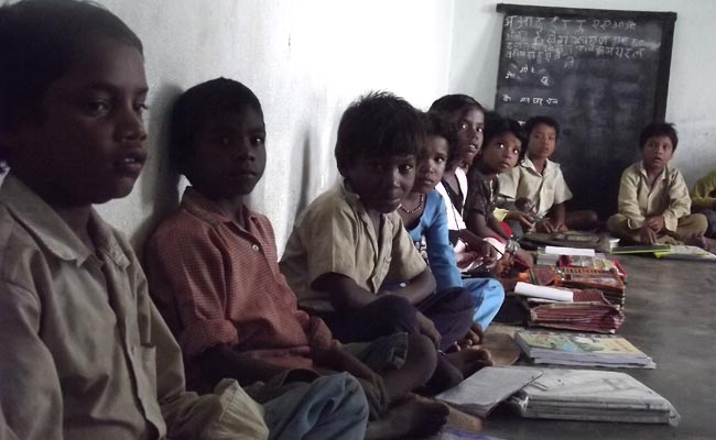 छलका शिक्षकों का दर्द -'बस यही बाकी रह गया था...'