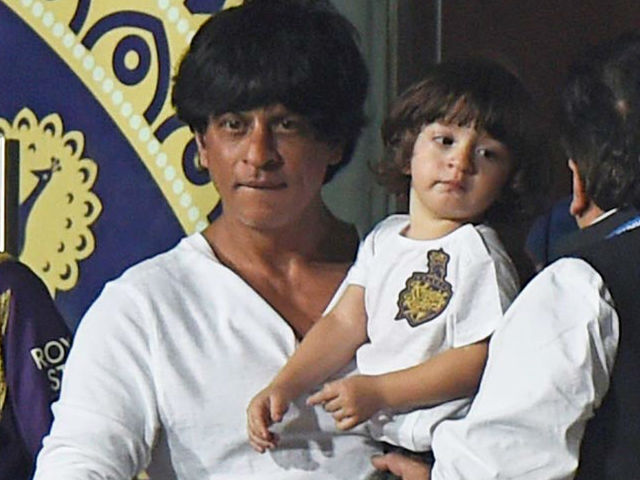 Shah Rukh Khan, AbRam are Star Cheerleaders For Team KKR