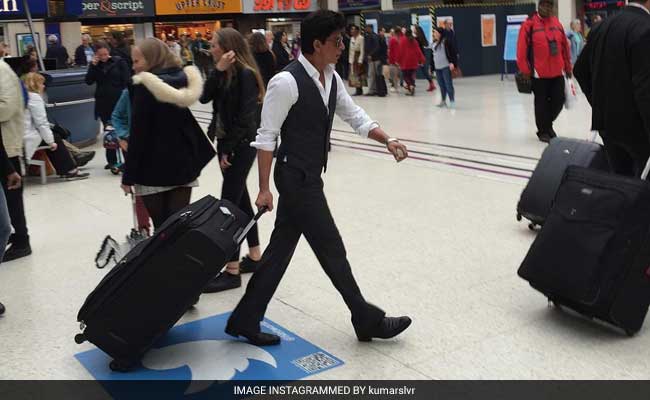 PHOTOS: लंदन में सरेआम सूटकेस लेकर घूमते रहे शाहरुख, नहीं पहचान पाए लोग
