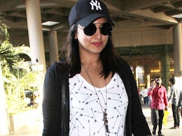 This Pic of Little Sonakshi Sinha With Family is <i>Asli Sona</i> This Pic of Little Sonakshi Sinha With Family is <i>Asli Sona</i>