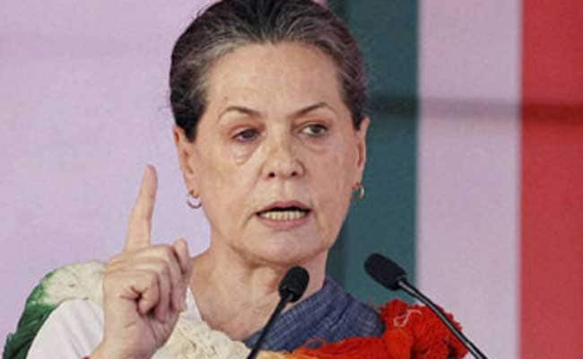 Congress Leaders Meet Sonia Gandhi, Greet Her On MCD By-election Results