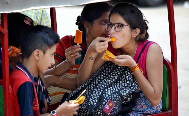 मध्य प्रदेश में सबसे गर्म रहा खजुराहो, लू चलने की चेतावनी, उत्तर प्रदेश में पारा 41 पार