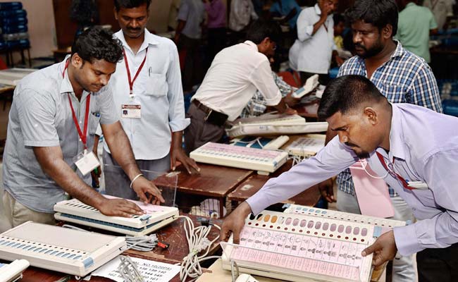 Tamil Nadu election results 2021 updates: तमिलनाडु में DMK बहुमत के आंकड़े के पार