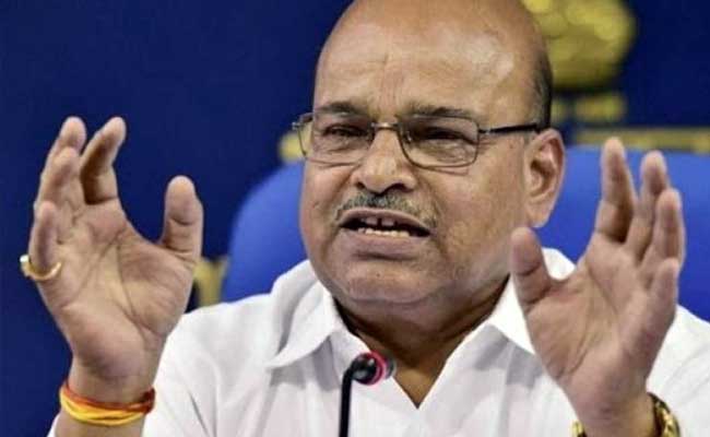 Thawar Chand Gehlot Defends Shivraj Singh Chouhan Over Atrocities Act