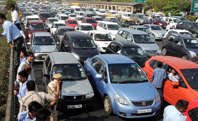 Massive Jam In Delhi After Truck Overturns Near Airport; Passengers Late