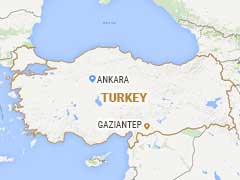 Car Bomb Kills 2 Turkish Police, Wounds 22 Near Syria Border