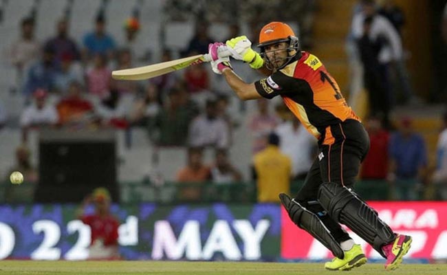 IPL : वार्नर और युवराज चमके, सनराइजर्स ने पंजाब को सात विकेट से हराया