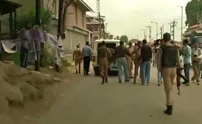 जम्मू-कश्मीर : श्रीनगर में एक ही दिन में दूसरा आतंकी हमला, तीन जवान शहीद