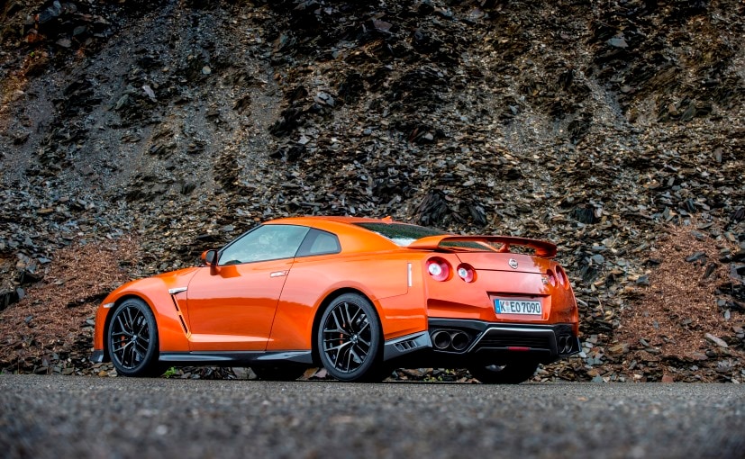 2017 Nissan GT-R Rear Profile