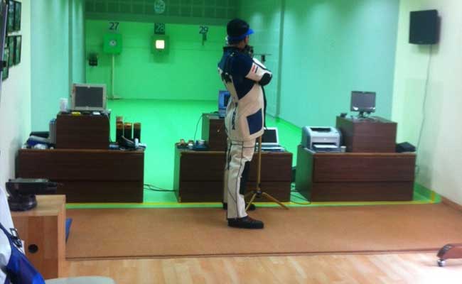 रियो के दावेदार : बंदूक से अभ्यास करता 'संत'