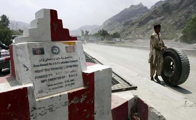 Disputed Afghan-Pakistan Border Reopens After Fighting