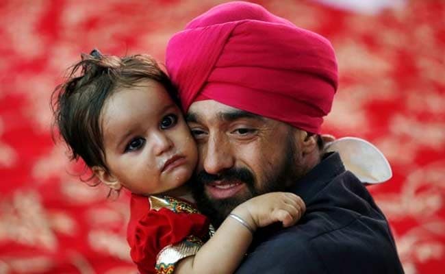 'Lost Between Both Worlds': Why Afghan Sikhs, Hindus Are Leaving 'Home'