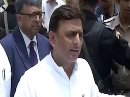 Akhilesh Yadav Announces Rs 1 Crore For Paralympian Varun Bhati Akhilesh Yadav Announces Rs 1 Crore For Paralympian Varun Bhati