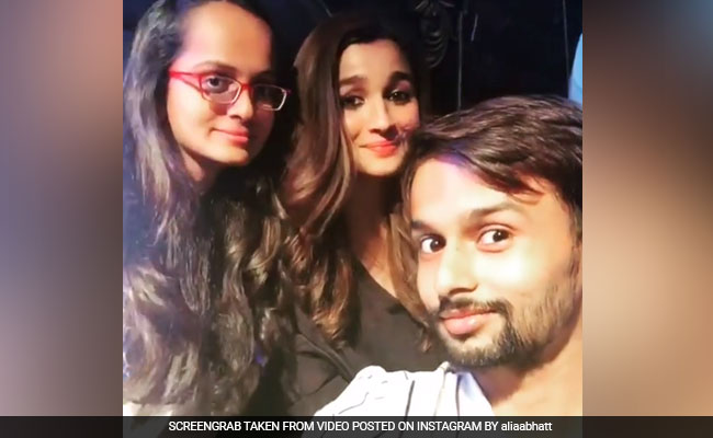 What Is Alia Bhatt Trying To Tell Us With Her Head Bobble Video?