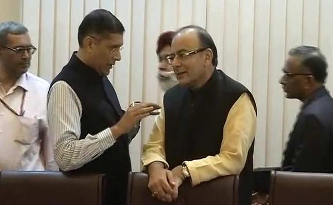 अरविंद सुब्रमण्यन को हटाने की स्वामी की मांग पर जेटली बोले- पार्टी नेता अनुशासन याद रखें