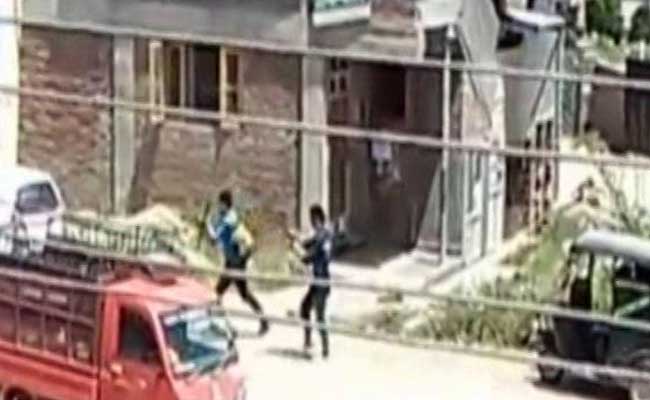 Kashmir Terror Attack In Which 2 Cops Died, Caught On Camera
