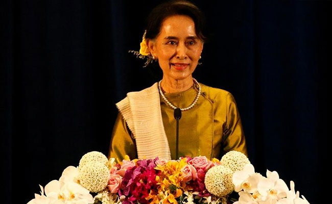 Aung San Suu Kyi Urges US Investment To Spur Myanmar Transition