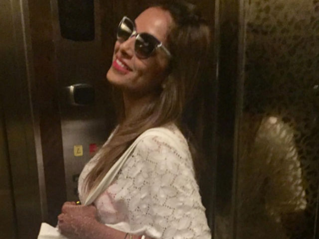 बिपाशा बसु ने शादी के बाद बदला लुक, बाल करवाए छोटे, देखें तस्वीरें