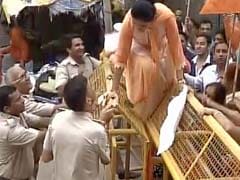 BJP Women Wing Stages Protest Against AAP Legislator Dinesh Mohaniya