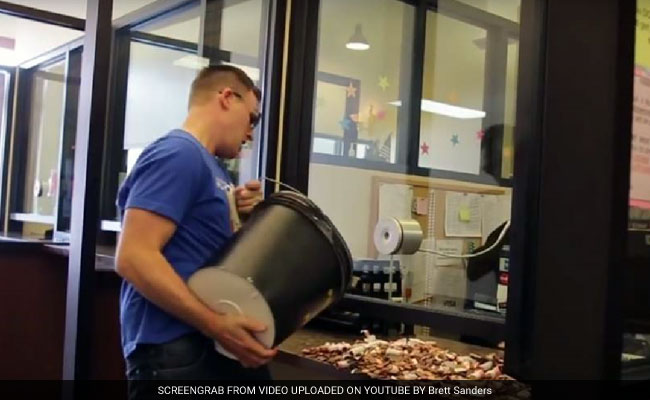 Texas Man Pays Traffic Fine With Two Buckets Full Of Pennies. Is He A Hero Or A Jerk?