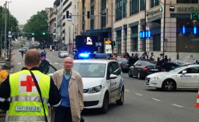 Man Detained Near Central Brussels Mall, No Explosives Found