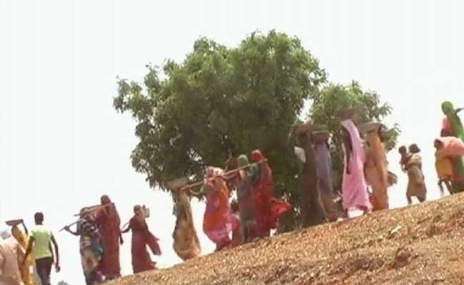 To Help Run A School, Villagers Spent 3 Years Digging Up A 6 Km-Road