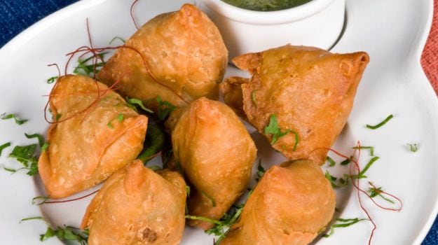 World Samosa Day: 4 mouthwatering samosa recipes to enjoy with your tea -  Hindustan Times