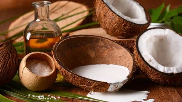 10 Amazing Coconut Milk Benefits for Hair, Face and Skin