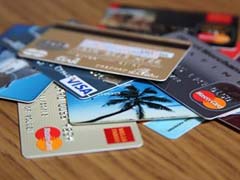 डेबिट या क्रेडिट कार्ड से 2,000 रुपये तक के लेन-देन पर कोई सर्विस टैक्स नहीं लगेगा
