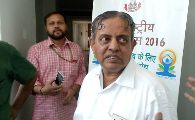 पीएम नरेंद्र मोदी के योग गुरु से एक खास मुलाकात