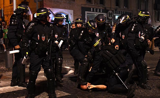 यूरो कप में उपद्रव के दौरान अब तक 1000 लोग गिरफ्तार, 600 अब भी हिरासत में