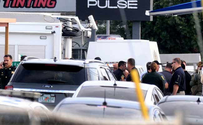 फ्लोरिडा के नाइटक्लब में भीषण गोलीबारी में 50 की मौत, राष्ट्रपति ओबामा बोले- 'यह आतंकी घटना'