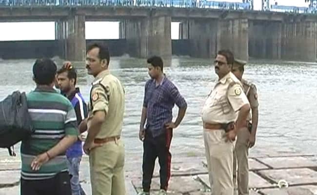 Barricades On Ganga Barrage After 7 Men Drown