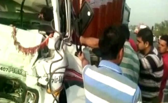 गुड़गांव एक्सप्रेसवे पर हादसा : इफको चौक फ़्लाइओवर पर हुई दुर्घटना में दो लोगों की मौत