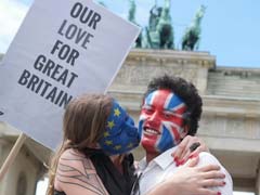 Kisses Shared Around Europe To Stop Brexit